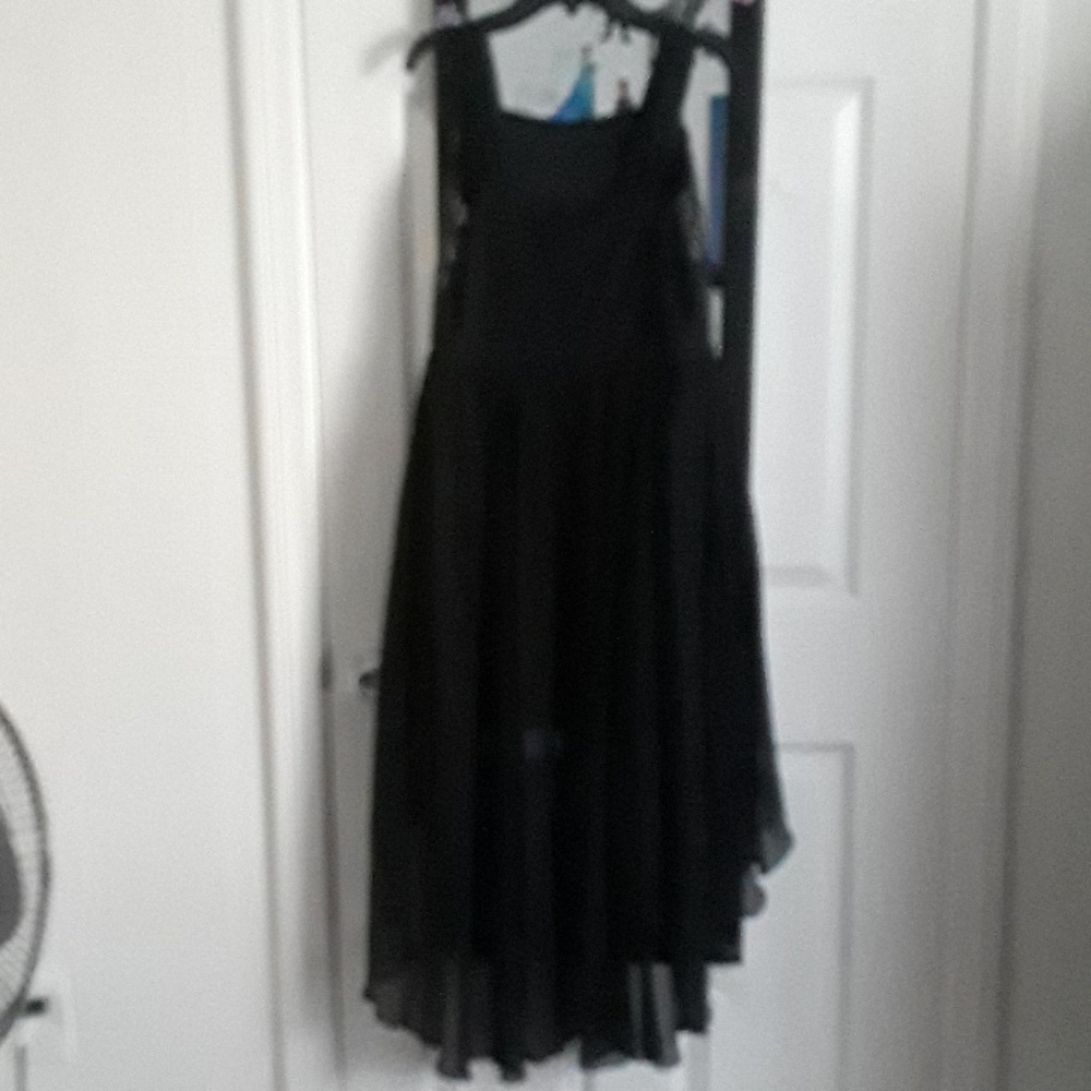 Dress - Picture 4 of 4